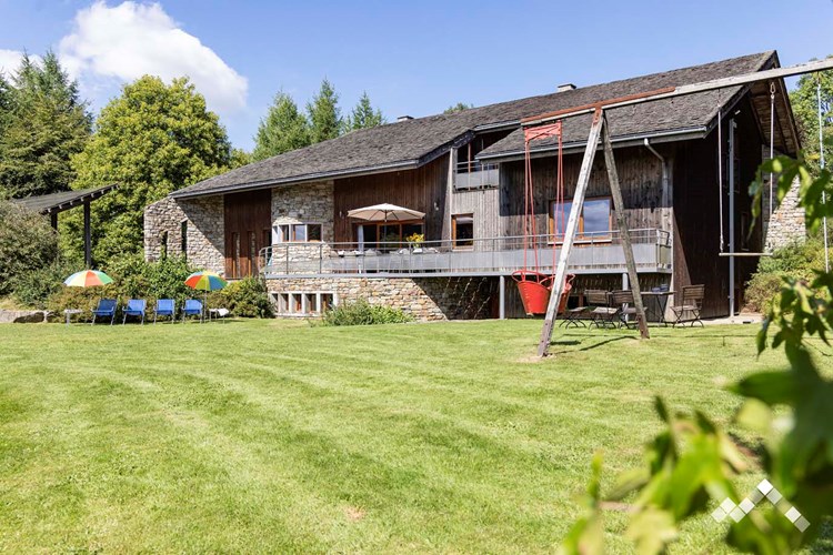 Villa de luxe avec piscine et wellness pour 15 personnes à Sourbrodt