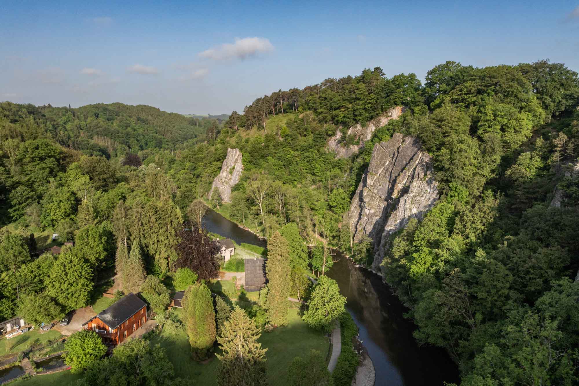 L'Ourthe le long des Rochers de Sy 