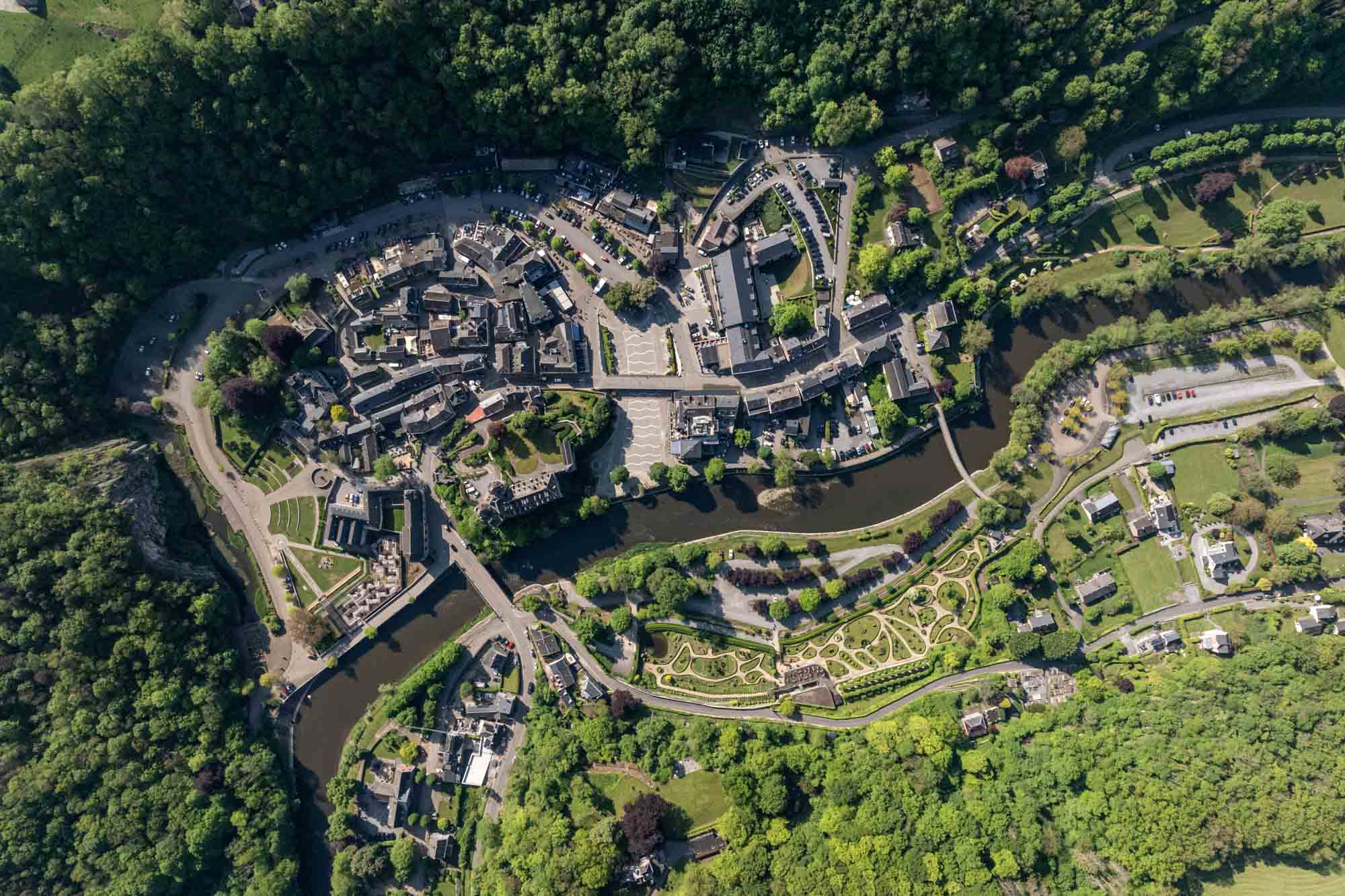 Vue aérienne de la ville de Durbuy